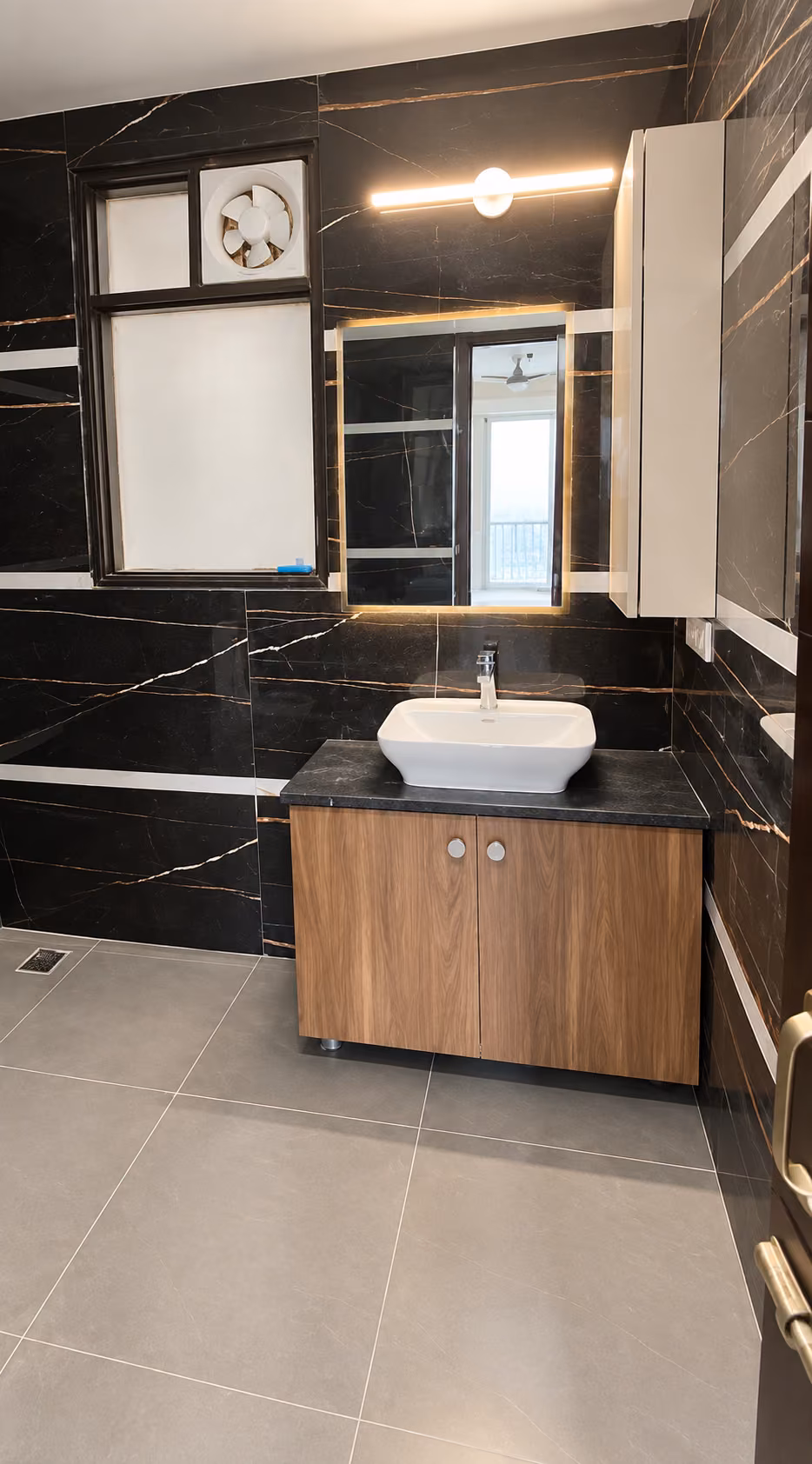 4 BHK with Terrace — photograph 4