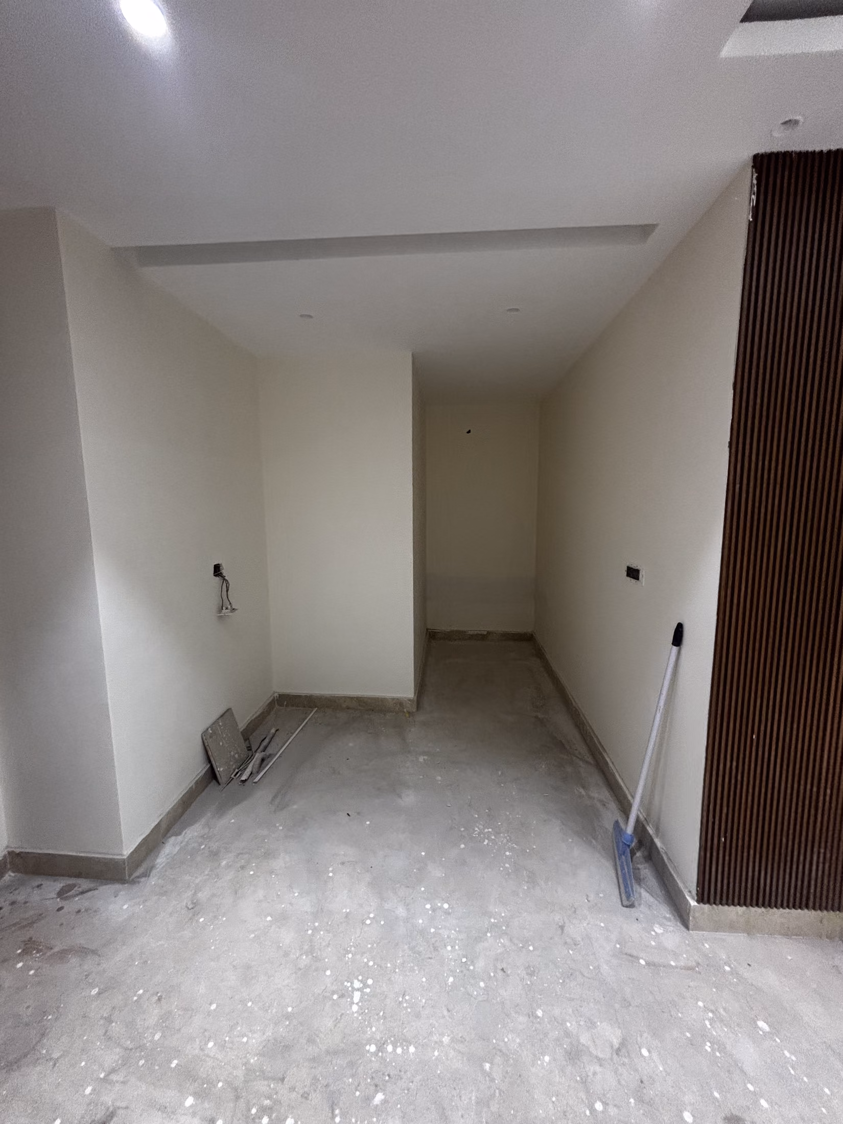 4 BHK Property — photograph 4