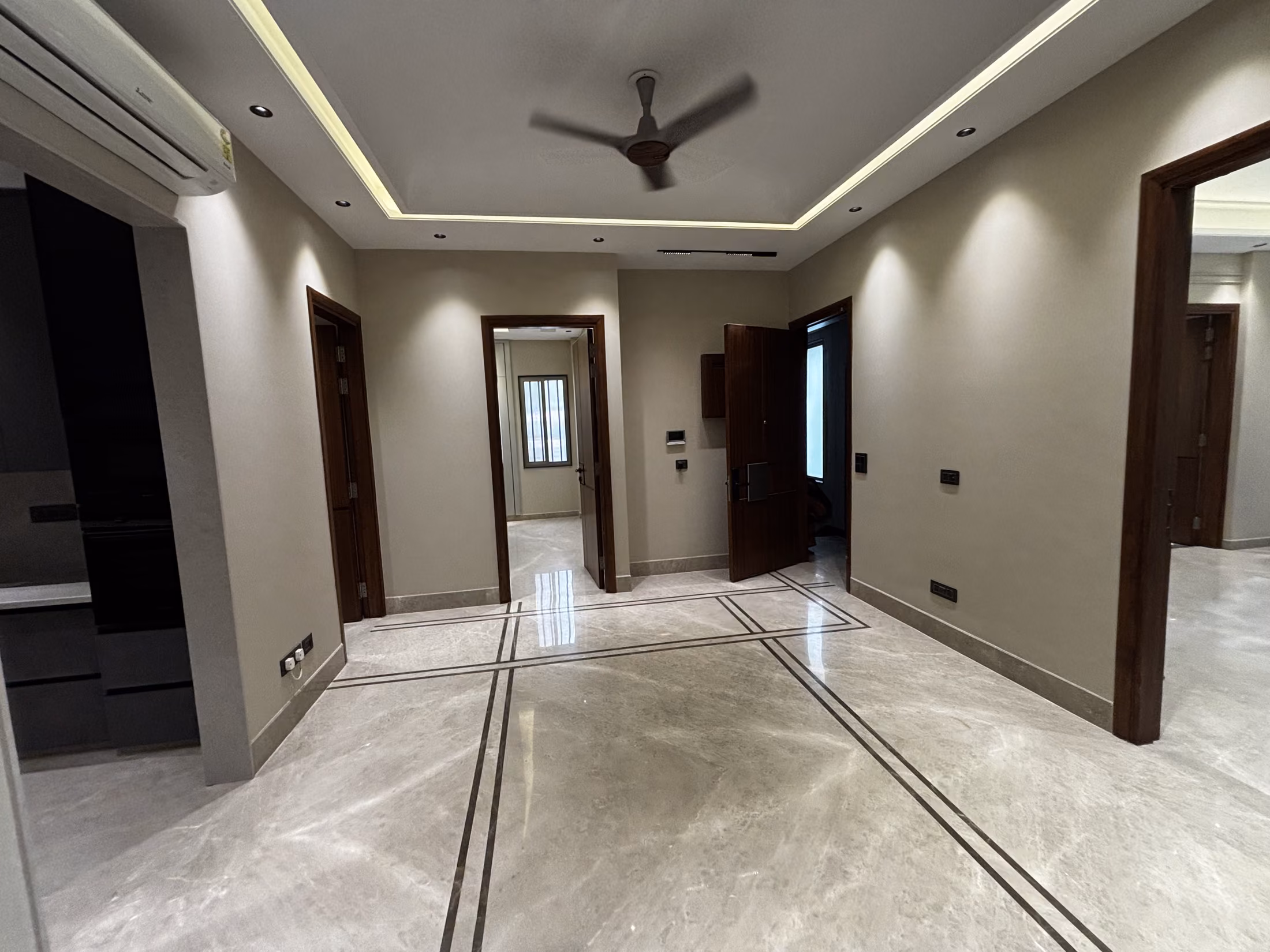 4 BHK Property — photograph 2
