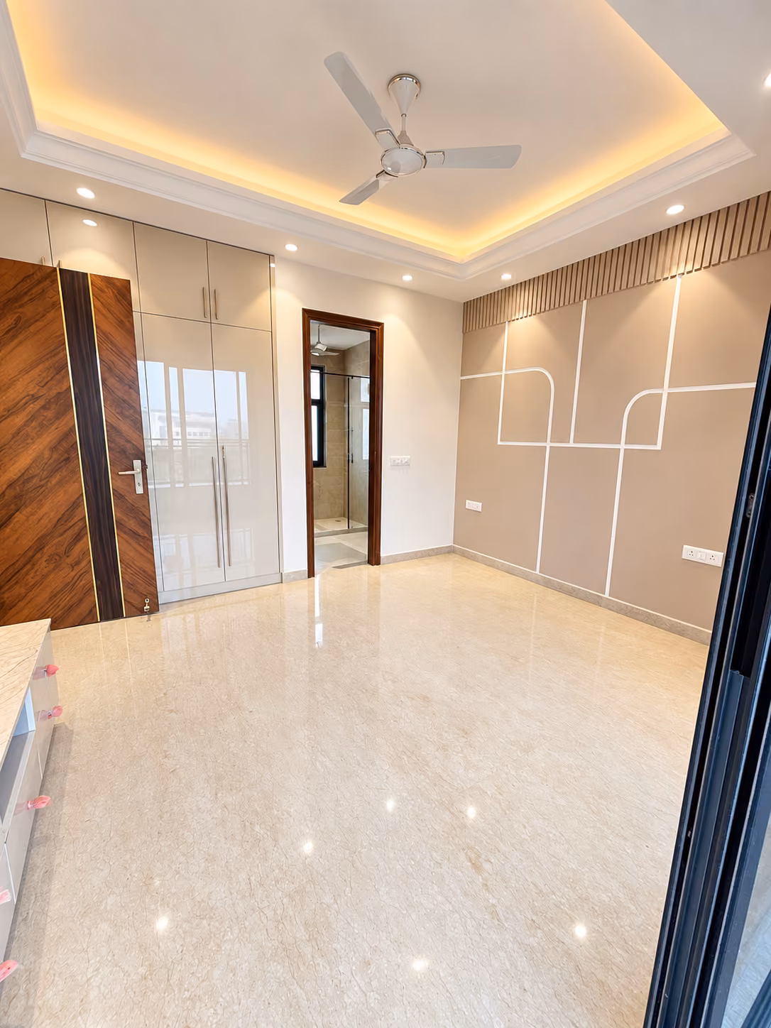 4 BHK Property — photograph 5