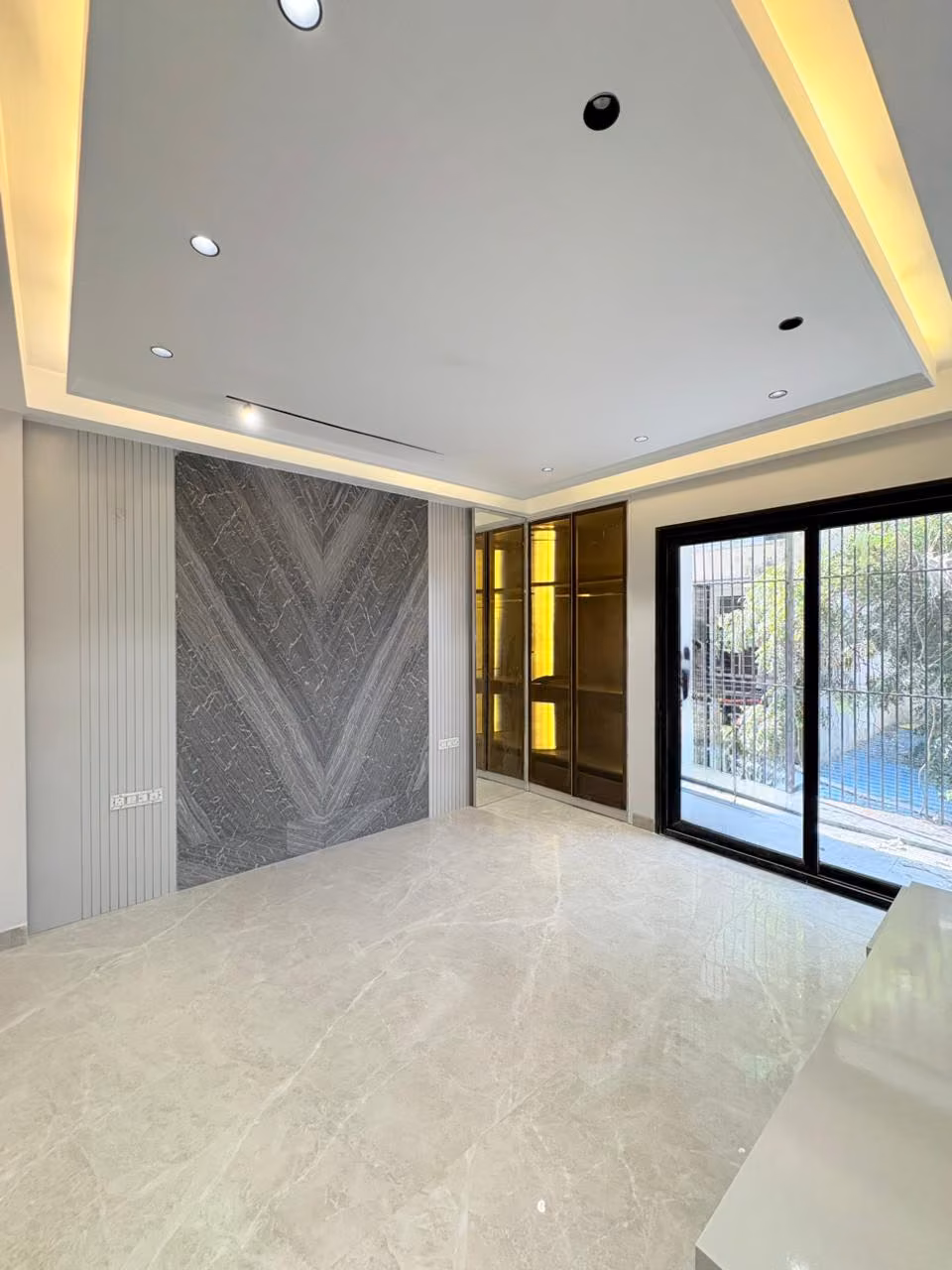 4 BHK Property — photograph 3