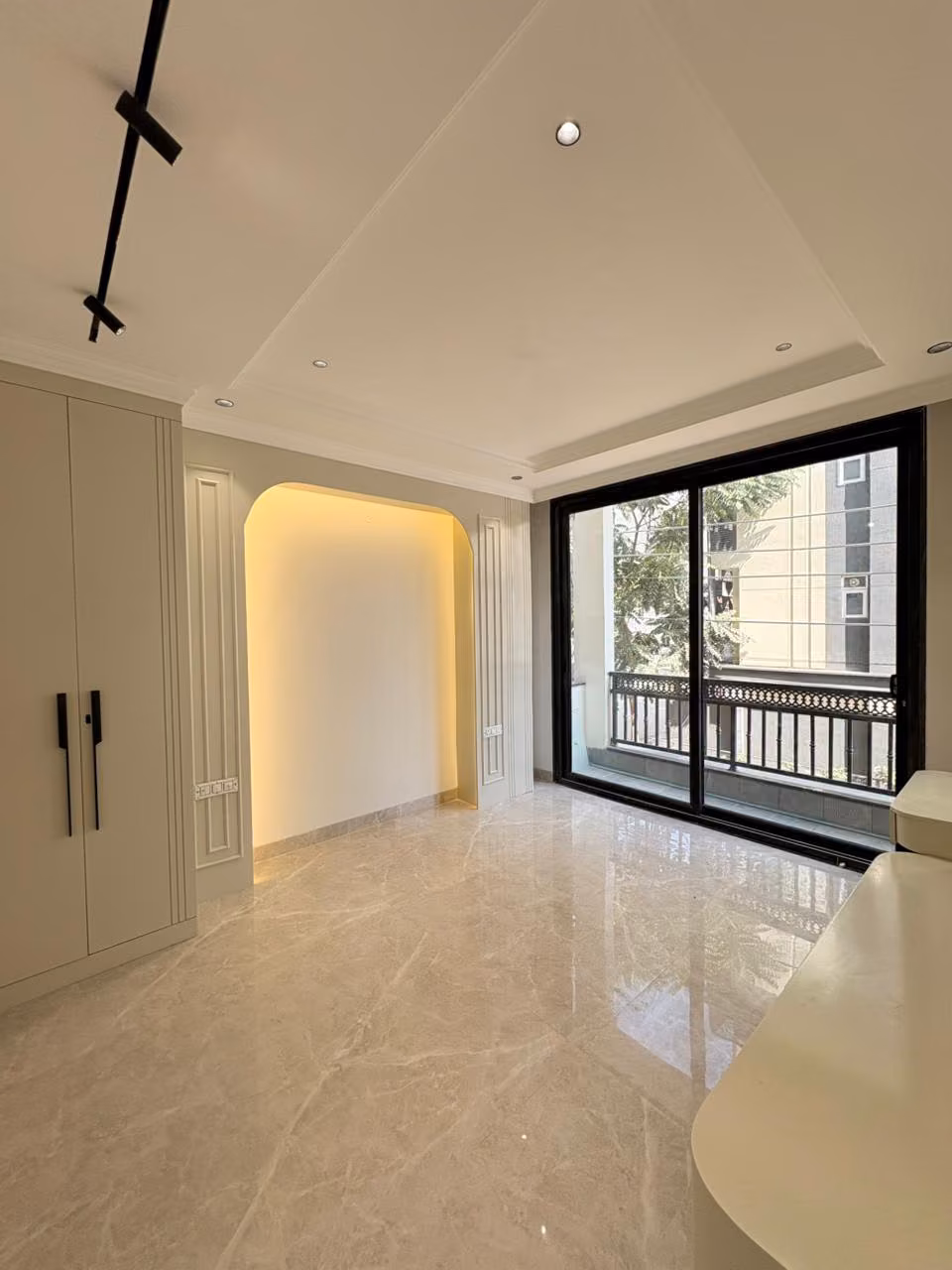 4 BHK Property — photograph 5